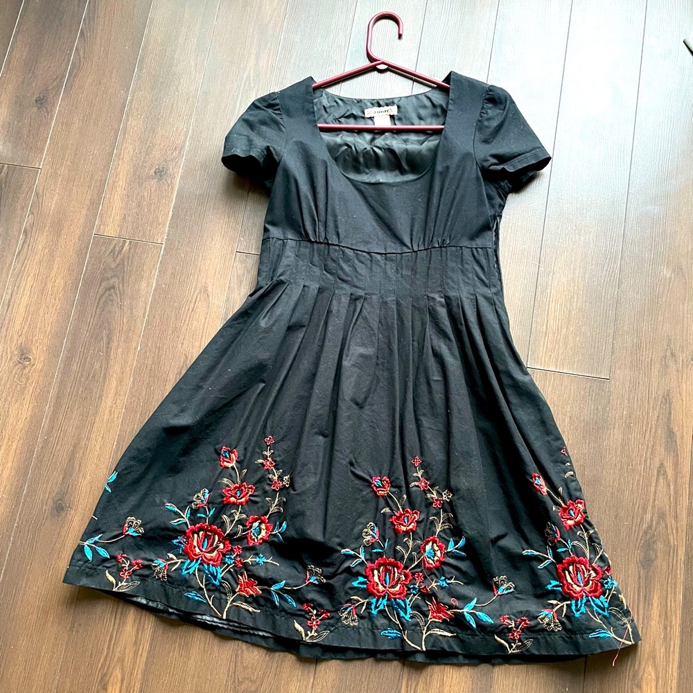 Sweet Embroidered Dress NWOT